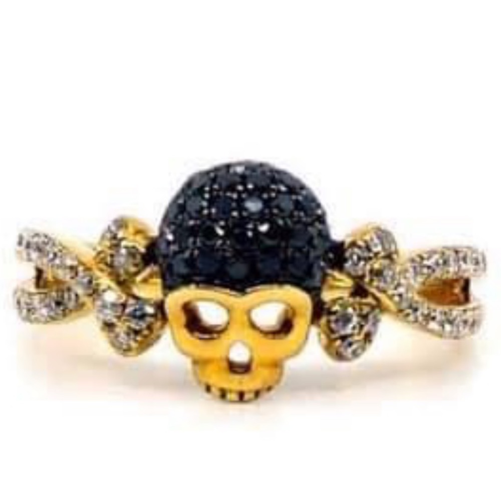 18k Gold Skull Ring 0.6ct of Black and White Diamonds
